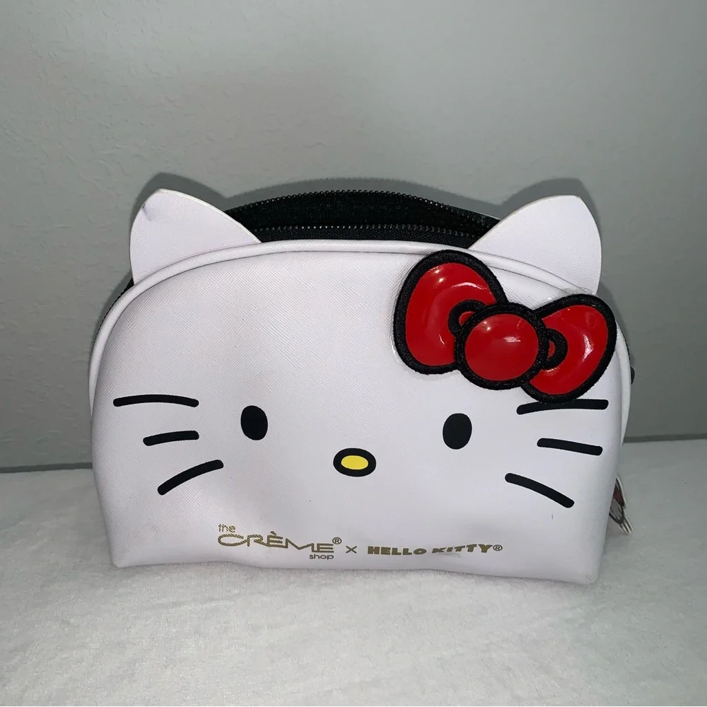 The crème x hello kitty‎ white cosmetic bag makeup bag new with tags